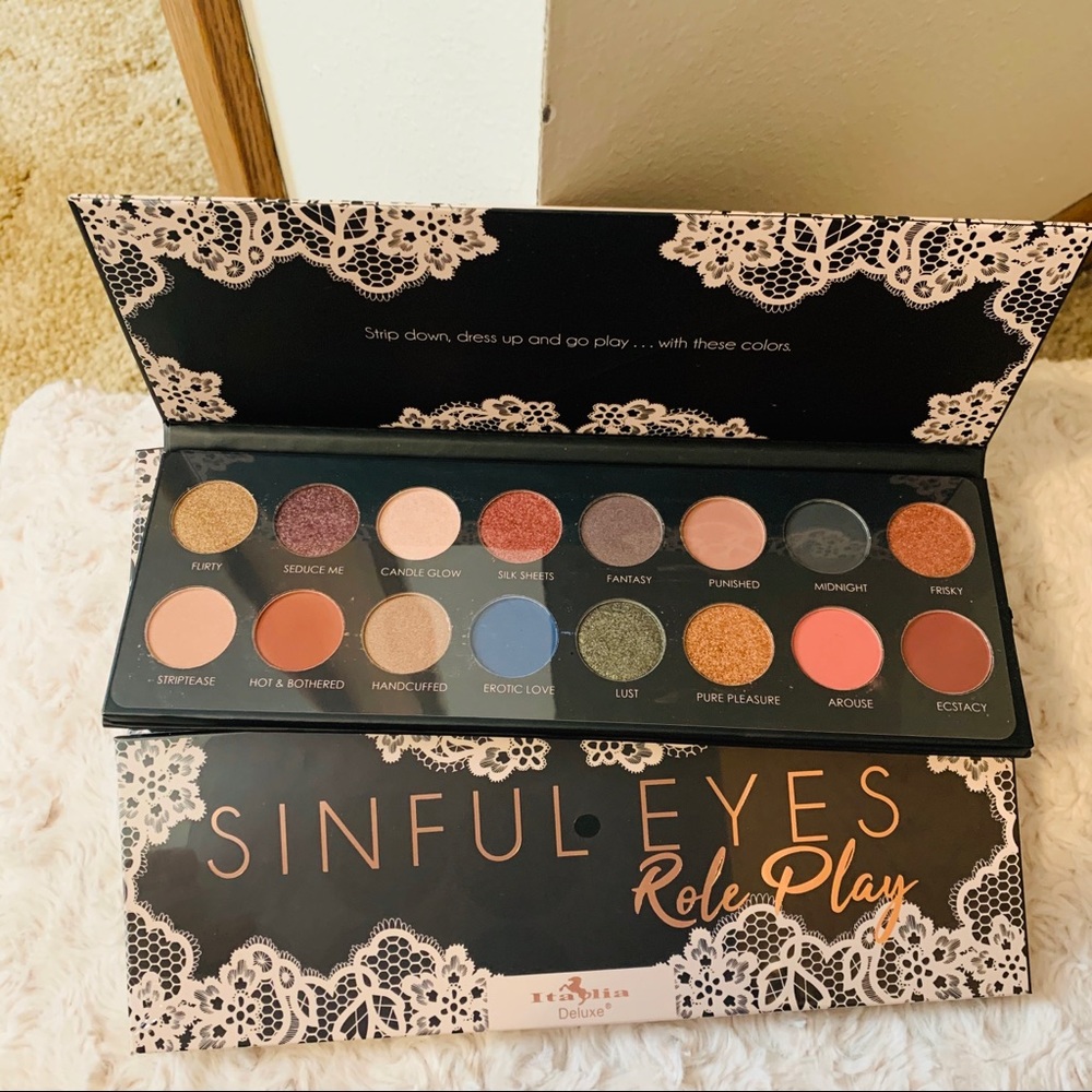 Italia Deluxe Sinful Eyes palette